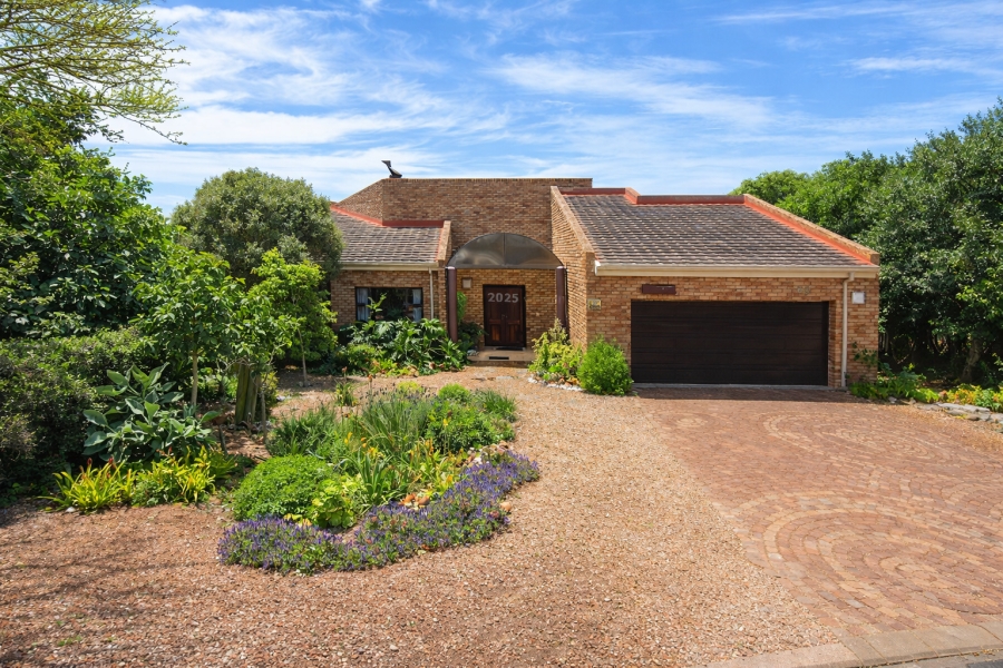 3 Bedroom Property for Sale in Stilbaai Wes Western Cape